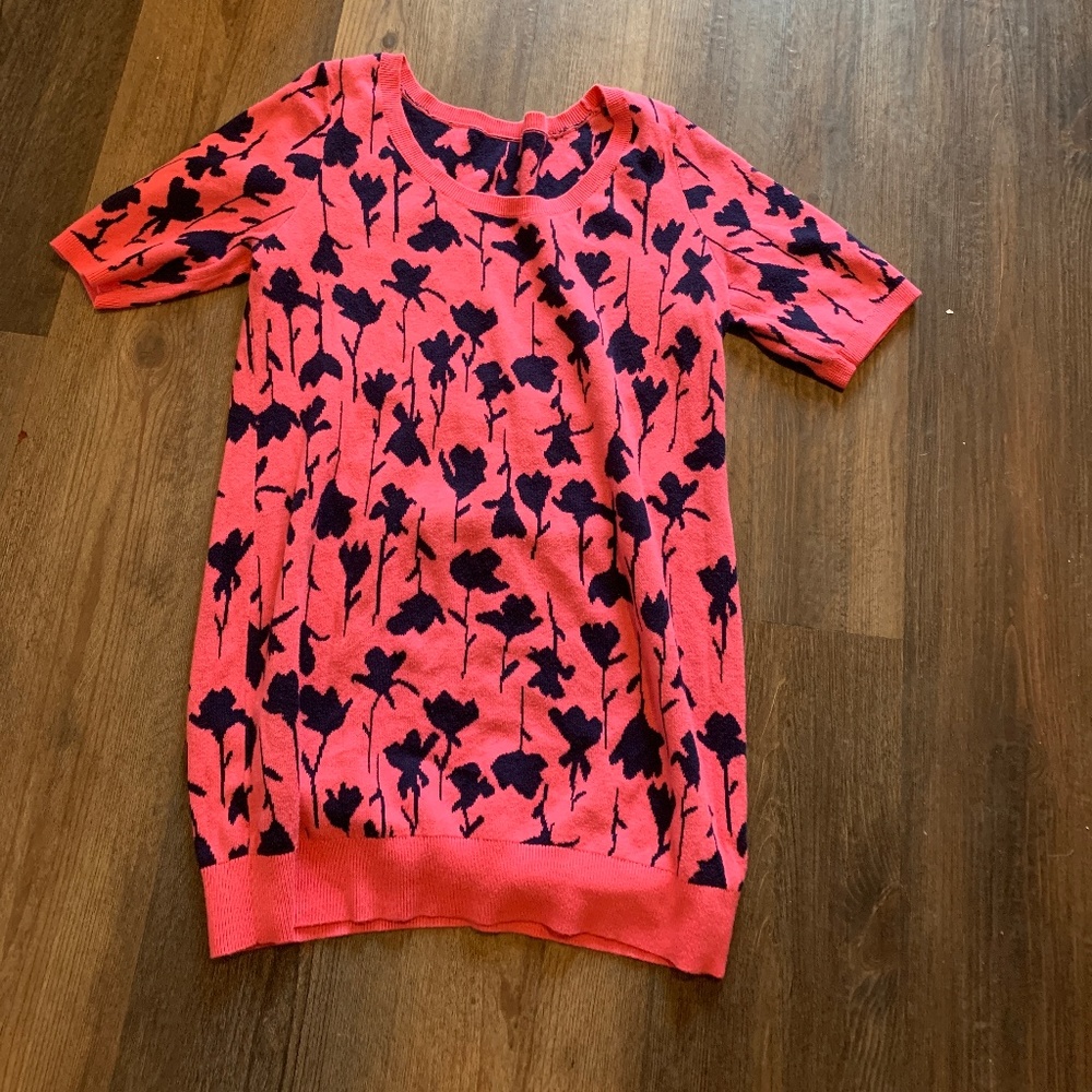 Motherhood Naternity floral sweater . Pre loved‎